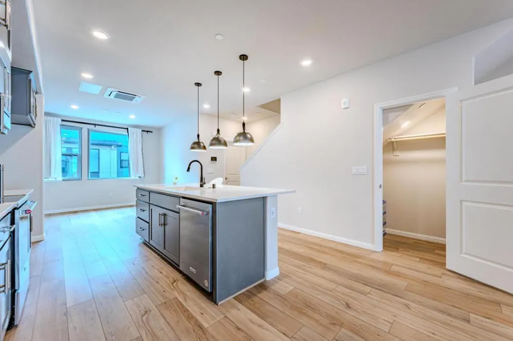 290 Waters Park Circle San Mateo, CA 94403