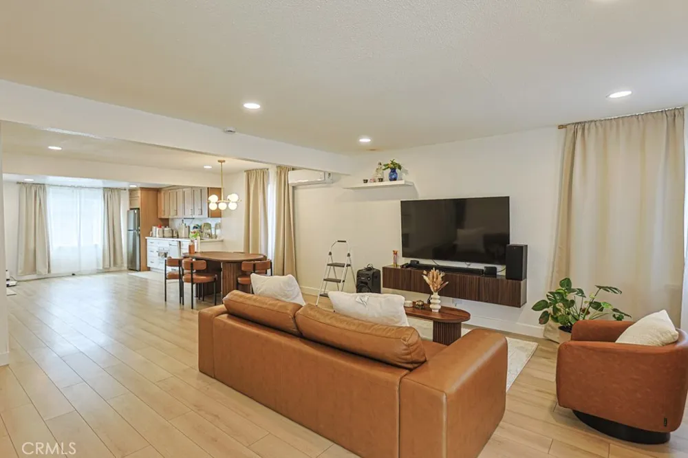 2218 Towner Santa Ana, CA 92707
