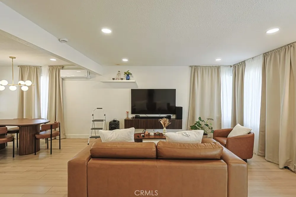 2218 Towner Santa Ana, CA 92707