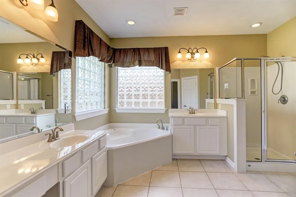 13911 Pepperstone Lane Houston, TX 77044