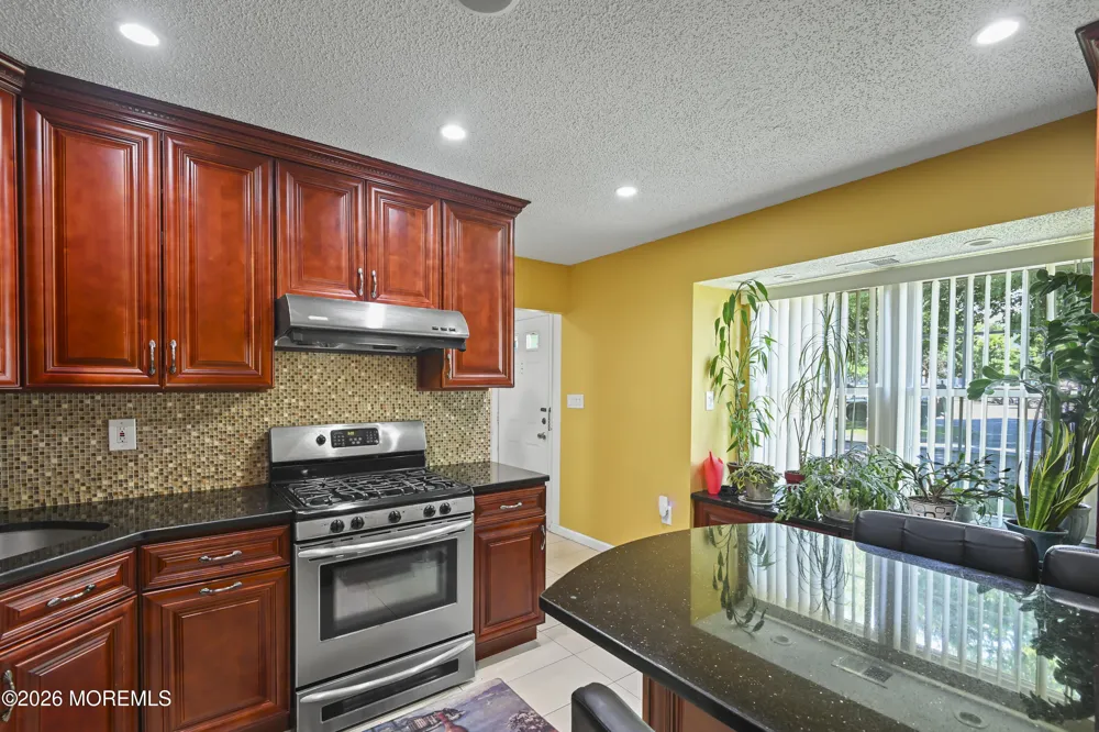 67 Albury Way North Brunswick, NJ 08902