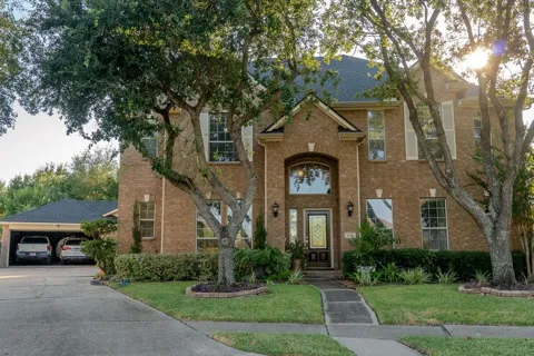 2010 Mountain Creek Street E