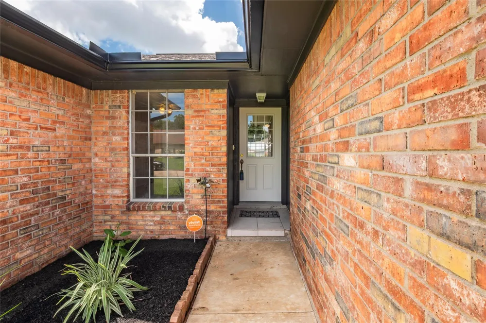 5422 Thistle Drive Dickinson, TX 77539