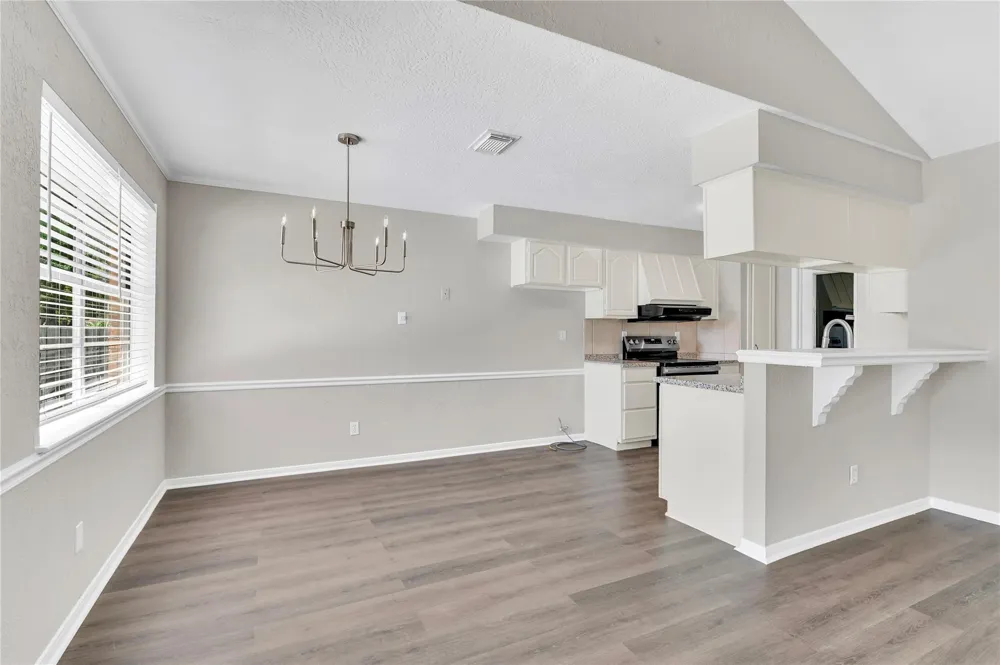 5422 Thistle Drive Dickinson, TX 77539