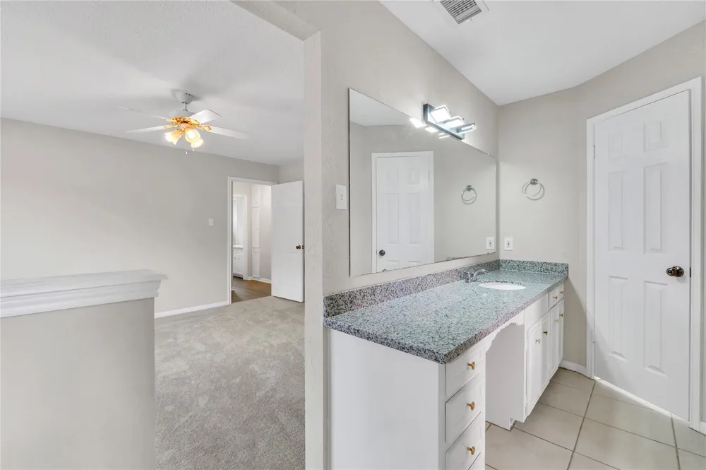 5422 Thistle Drive Dickinson, TX 77539