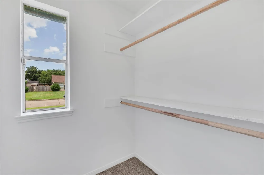 5422 Thistle Drive Dickinson, TX 77539
