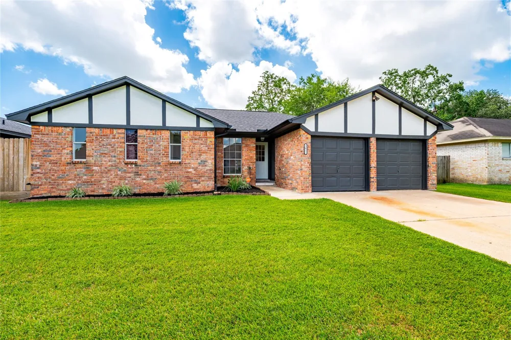5422 Thistle Drive Dickinson, TX 77539