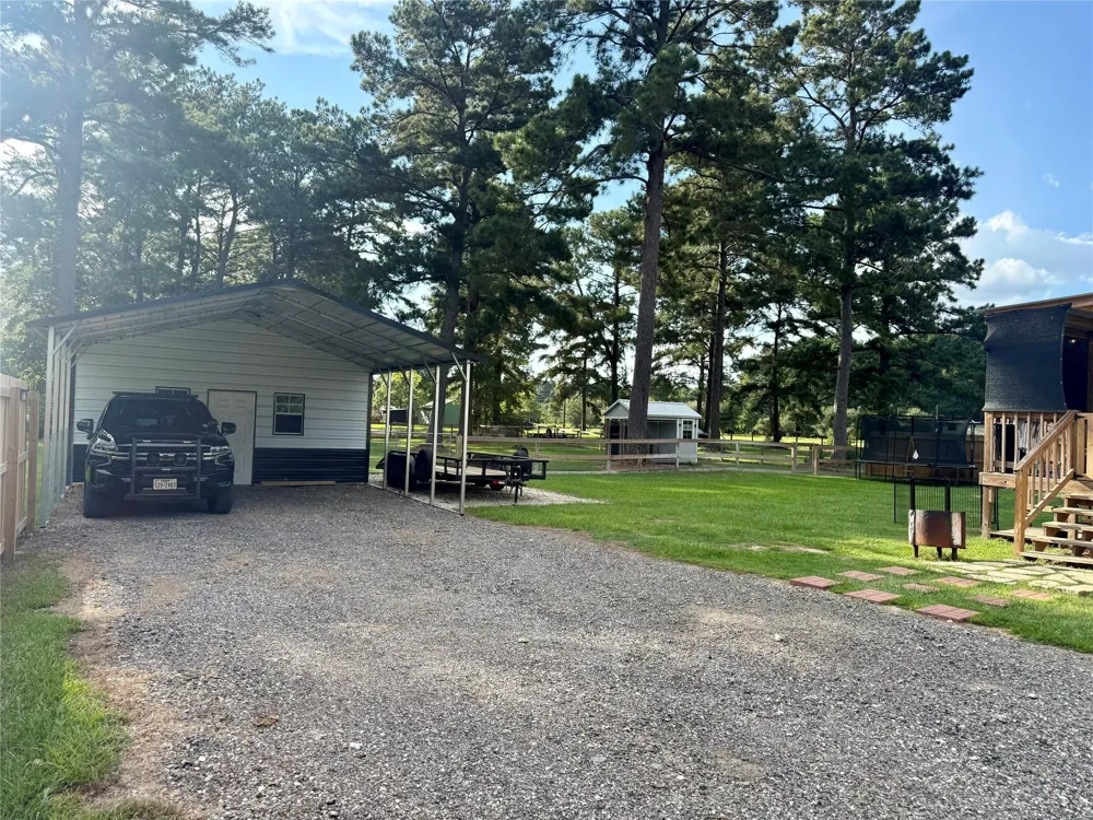 1365 County Road 2224 Cleveland, TX 77327