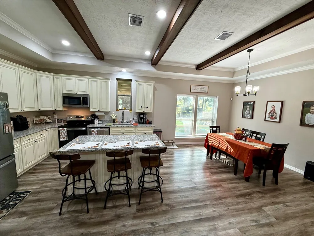 1365 County Road 2224 Cleveland, TX 77327