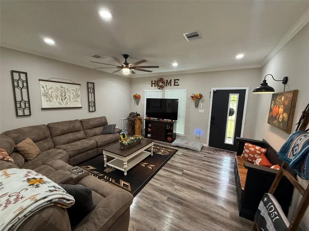 1365 County Road 2224 Cleveland, TX 77327
