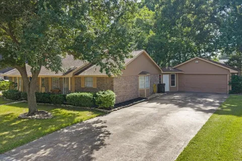 12615 Old River Drive