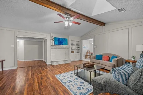 1113 Greenbriar Drive