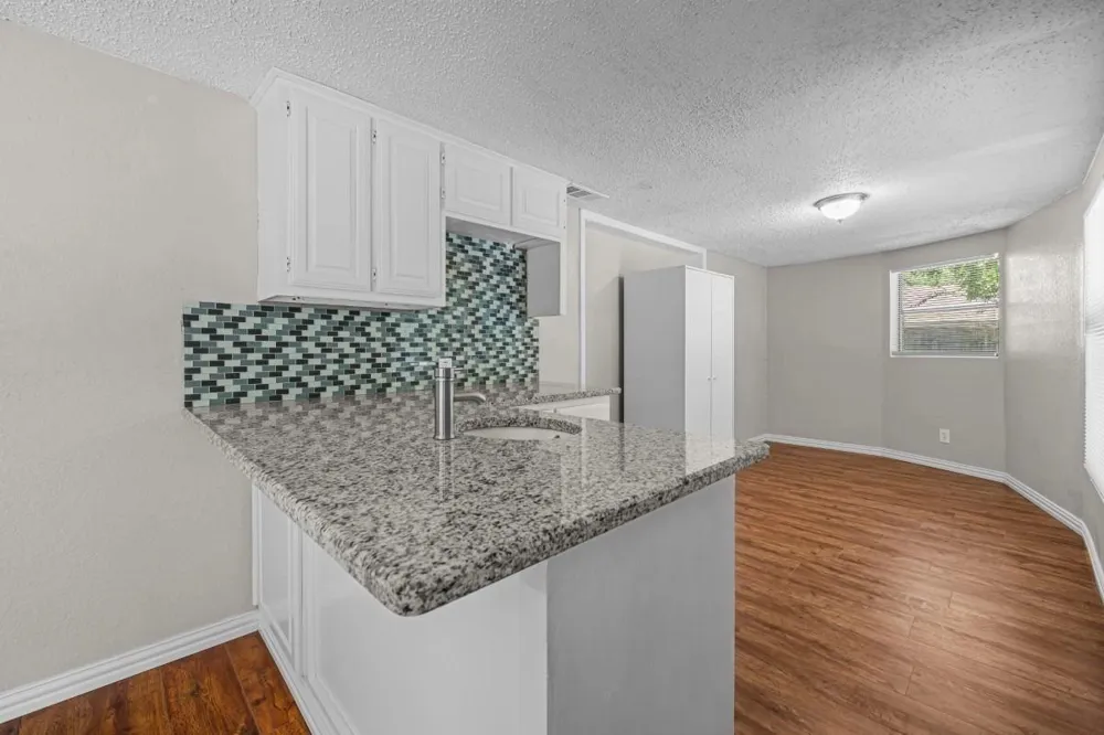 1113 Greenbriar Drive DeSoto, TX 75115