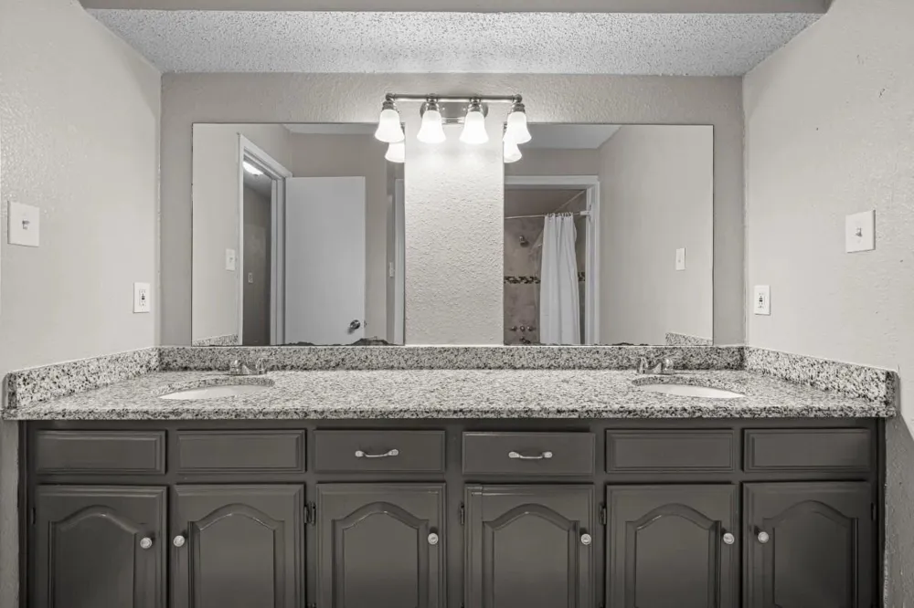 1113 Greenbriar Drive DeSoto, TX 75115