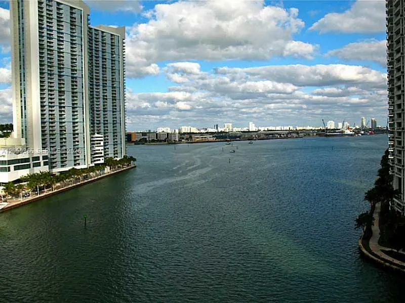 465 Brickell Ave #3002 Miami, FL 33131