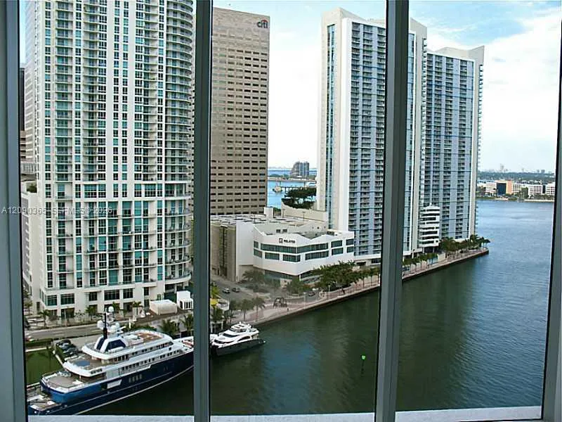 465 Brickell Ave #3002 Miami, FL 33131