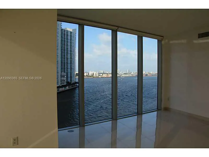 465 Brickell Ave #3002 Miami, FL 33131