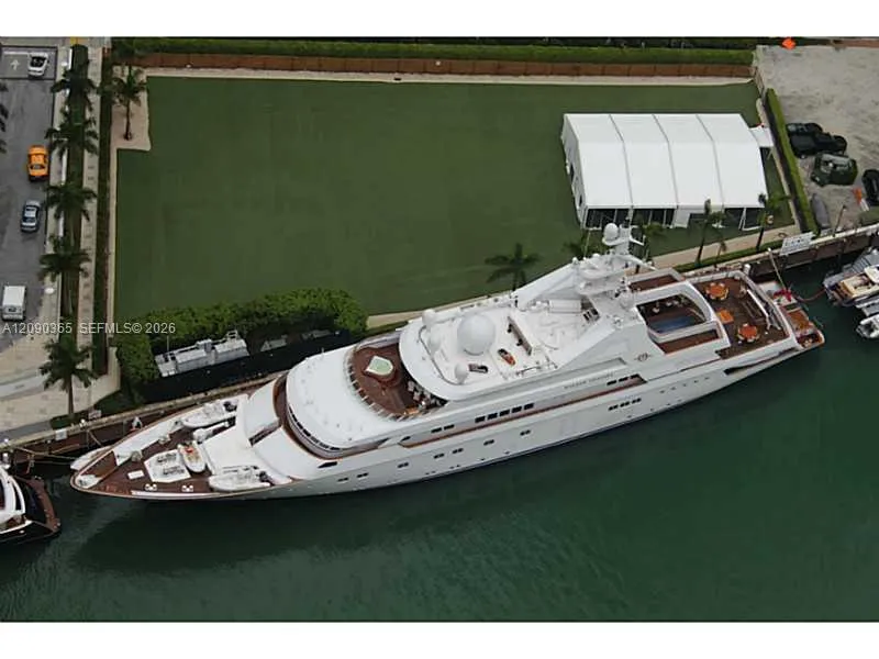 465 Brickell Ave #3002 Miami, FL 33131