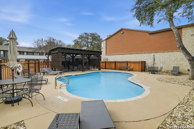 2718 Old Field Dr #1002 San Antonio, TX 78247