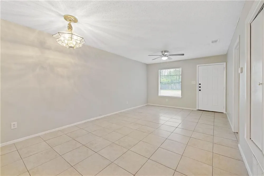 806 Judy Drive #B Georgetown, TX 78628