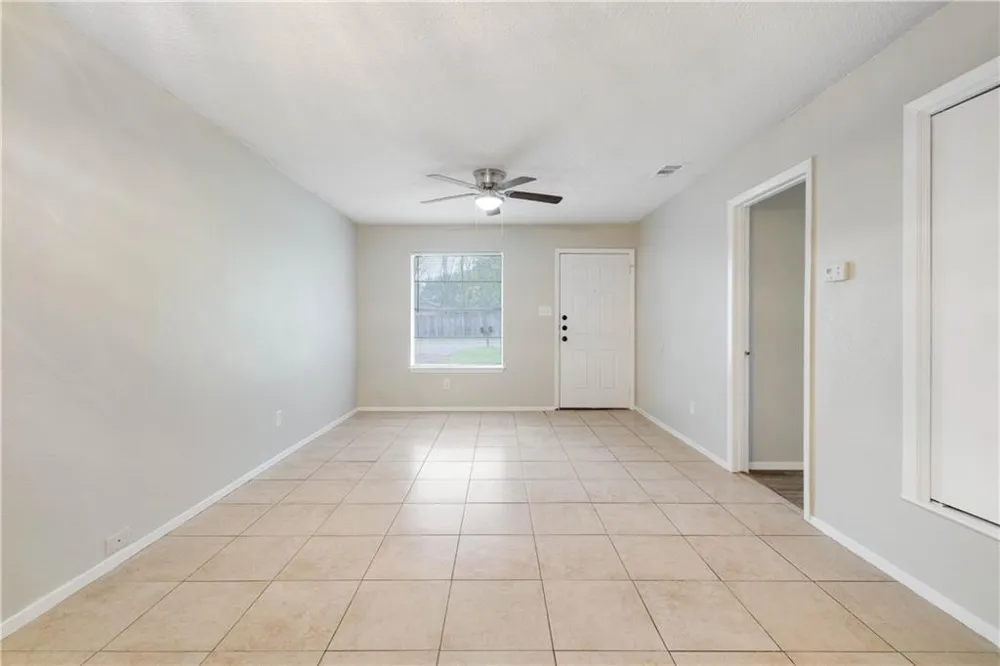 806 Judy Drive #B Georgetown, TX 78628