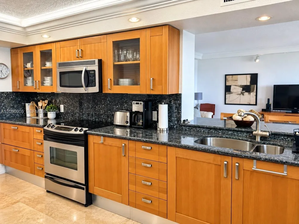 4900 Ocean Blvd #1011 Lauderdale By The Sea, FL 33308