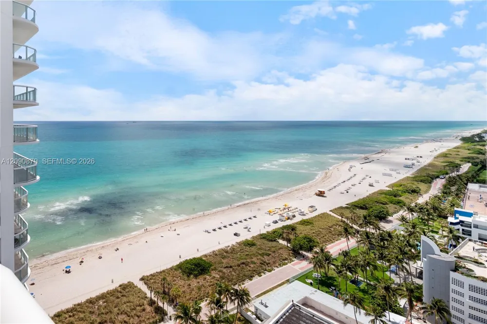 6365 Collins Ave #2206 Miami Beach, FL 33141