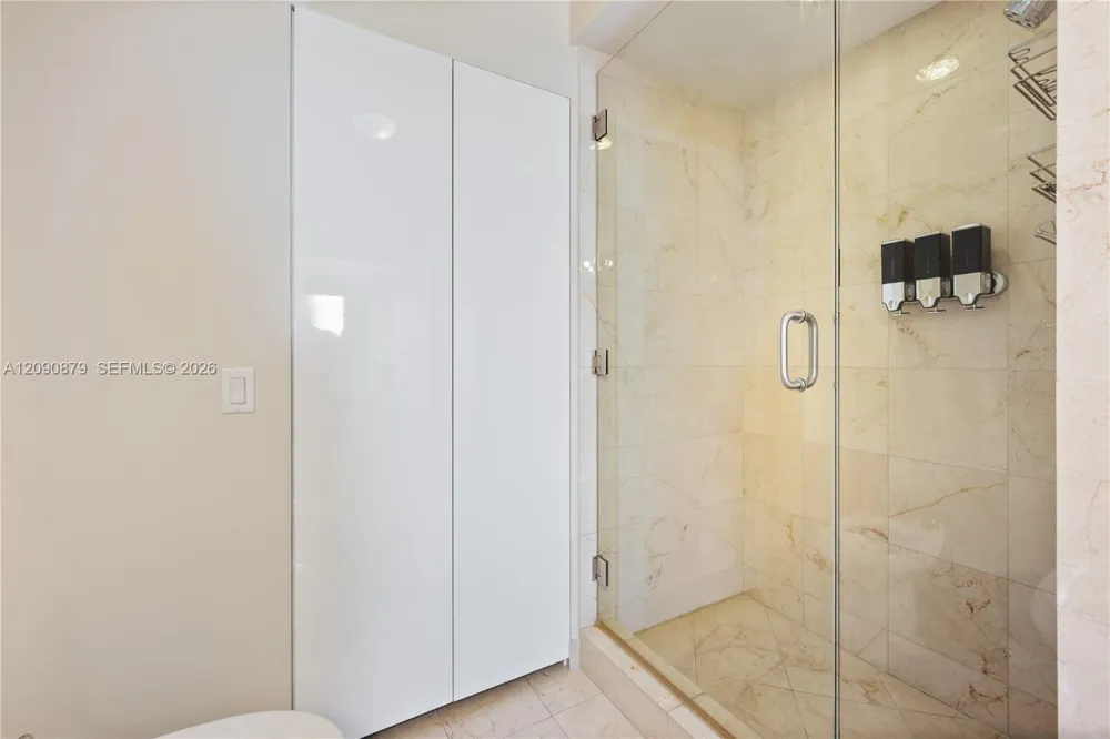 6365 Collins Ave #2206 Miami Beach, FL 33141