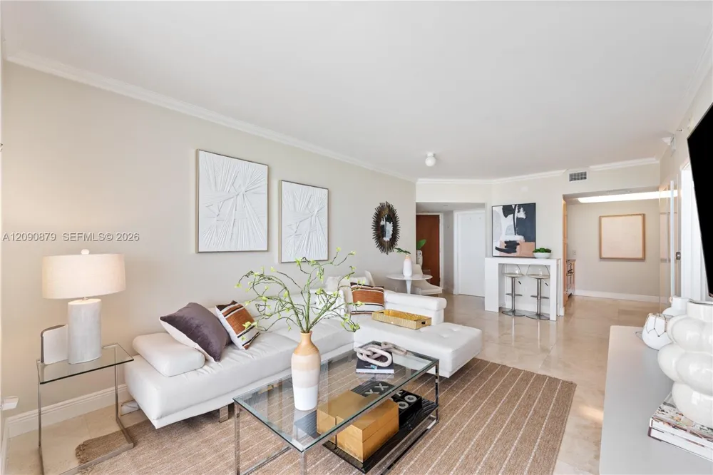 6365 Collins Ave #2206 Miami Beach, FL 33141