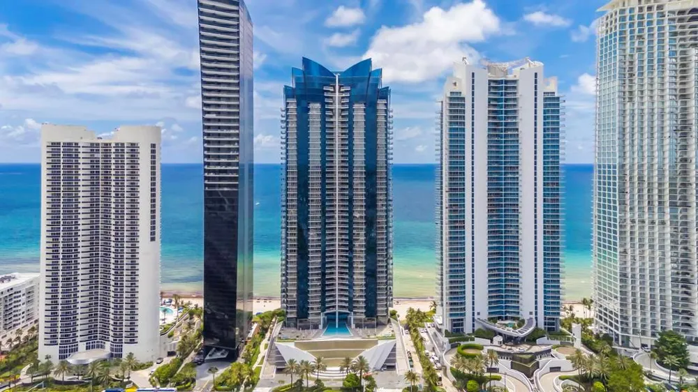 17121 Collins Avenue #2207 Sunny Isles Beach, FL 33160