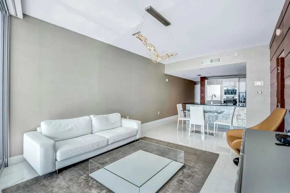 17121 Collins Avenue #2207 Sunny Isles Beach, FL 33160