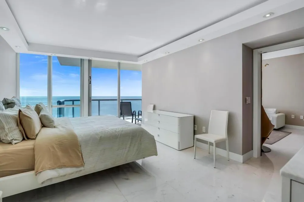 17121 Collins Avenue #2207 Sunny Isles Beach, FL 33160