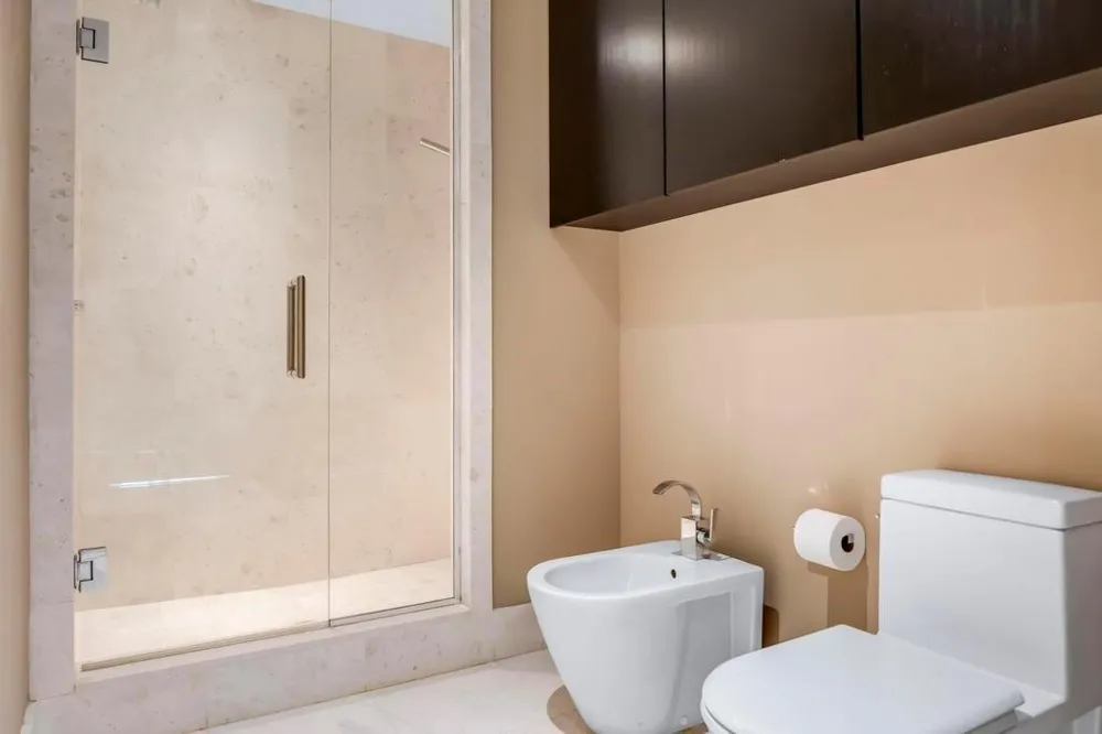 17121 Collins Avenue #2207 Sunny Isles Beach, FL 33160