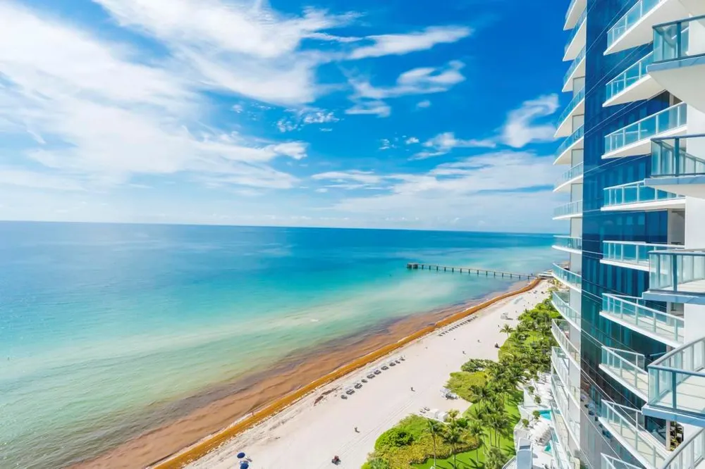 17121 Collins Avenue #2207 Sunny Isles Beach, FL 33160