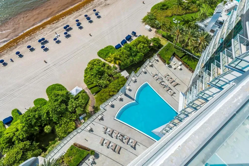 17121 Collins Avenue #2207 Sunny Isles Beach, FL 33160