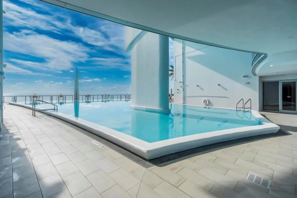 17121 Collins Avenue #2207 Sunny Isles Beach, FL 33160