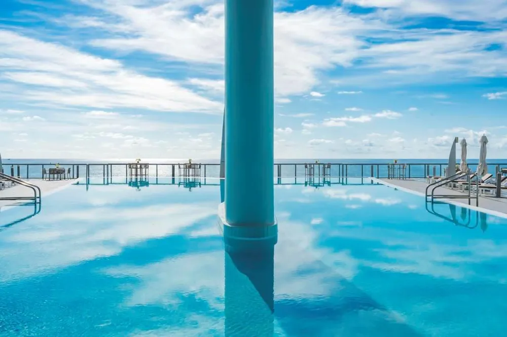 17121 Collins Avenue #2207 Sunny Isles Beach, FL 33160