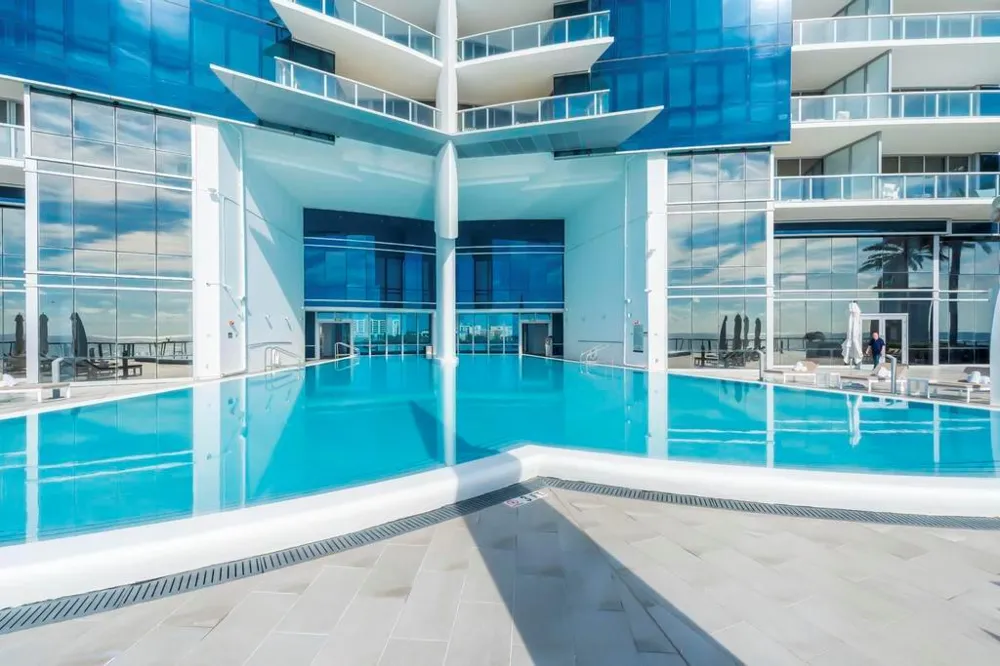 17121 Collins Avenue #2207 Sunny Isles Beach, FL 33160