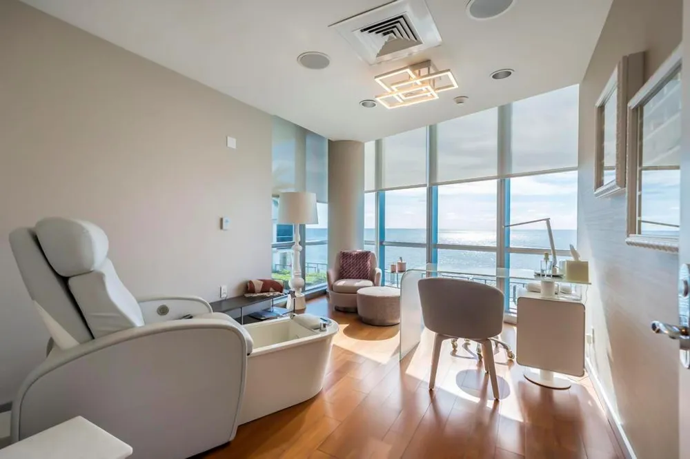 17121 Collins Avenue #2207 Sunny Isles Beach, FL 33160