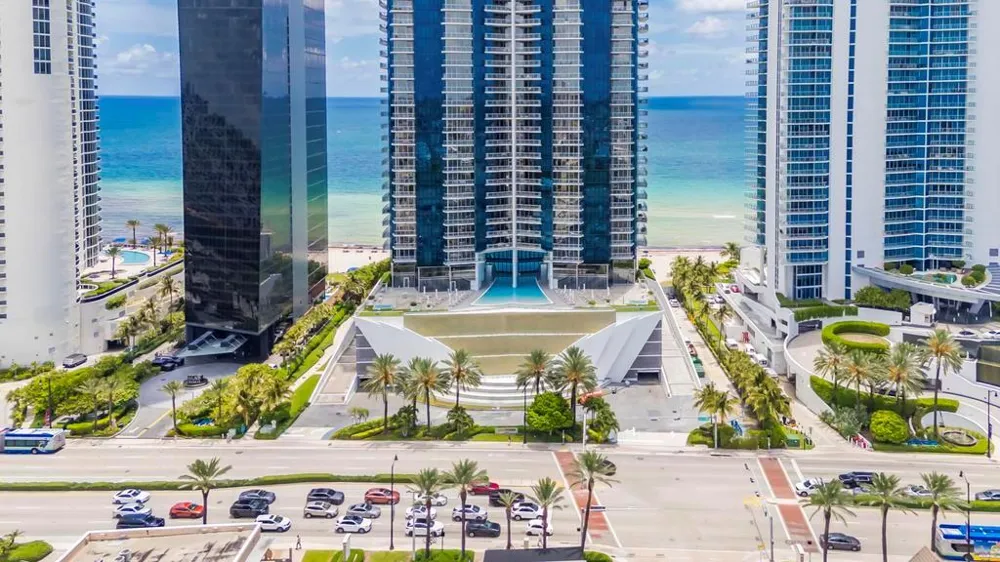 17121 Collins Avenue #2207 Sunny Isles Beach, FL 33160
