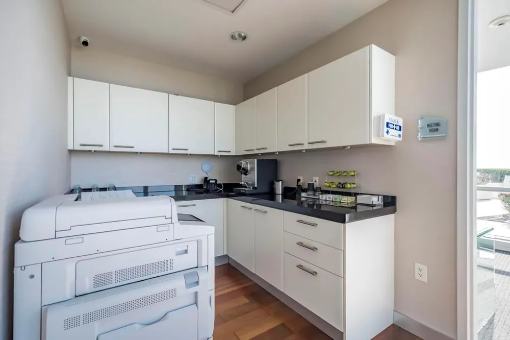 17121 Collins Avenue #2207 Sunny Isles Beach, FL 33160
