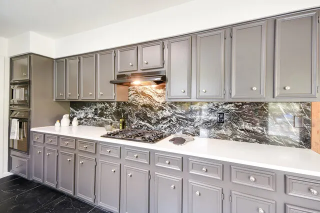 6304 WHITEMARSH VALLEY Walk Austin, TX 78746