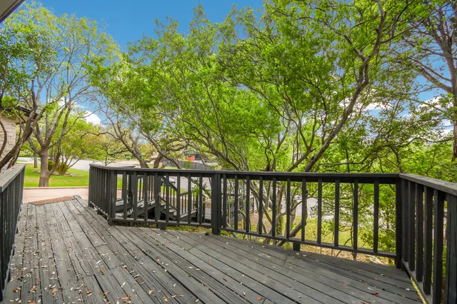 6304 WHITEMARSH VALLEY Walk Austin, TX 78746