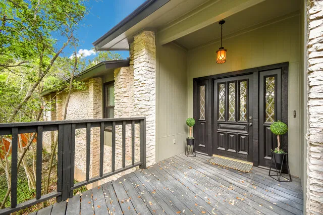 6304 WHITEMARSH VALLEY Walk Austin, TX 78746