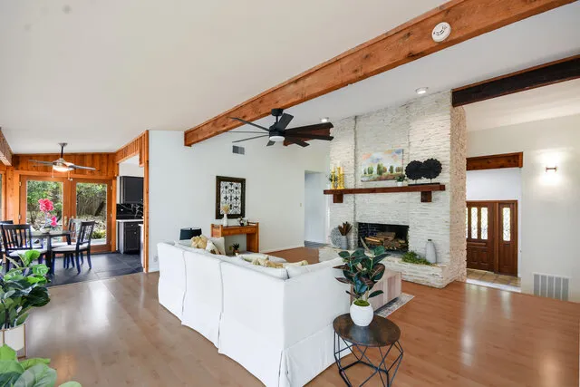 6304 WHITEMARSH VALLEY Walk Austin, TX 78746