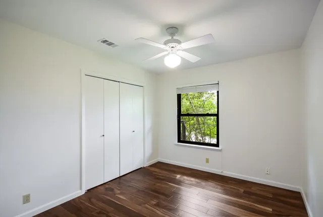 6304 WHITEMARSH VALLEY Walk Austin, TX 78746