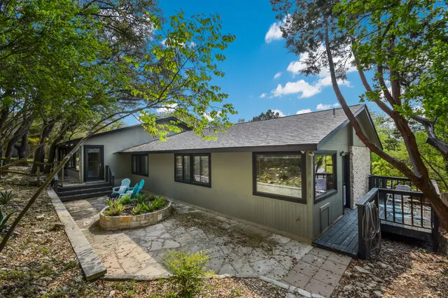 6304 WHITEMARSH VALLEY Walk Austin, TX 78746