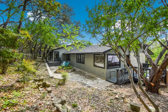 6304 WHITEMARSH VALLEY Walk Austin, TX 78746