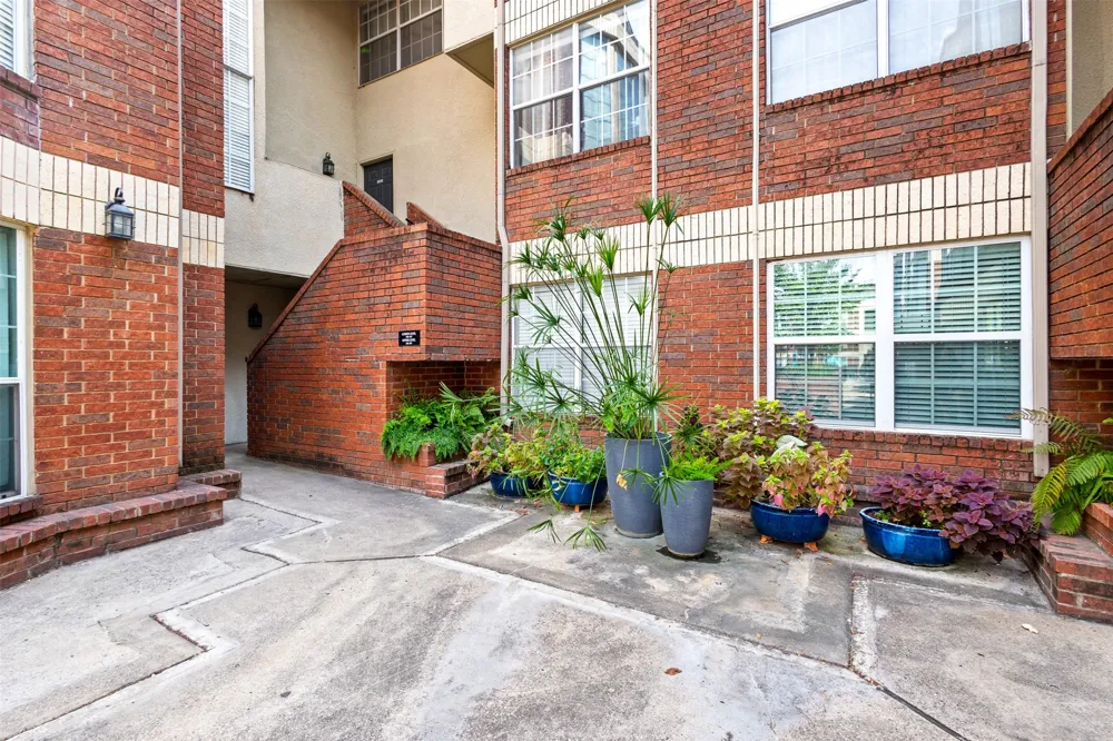 3100 Cole Avenue #206 Dallas, TX 75204
