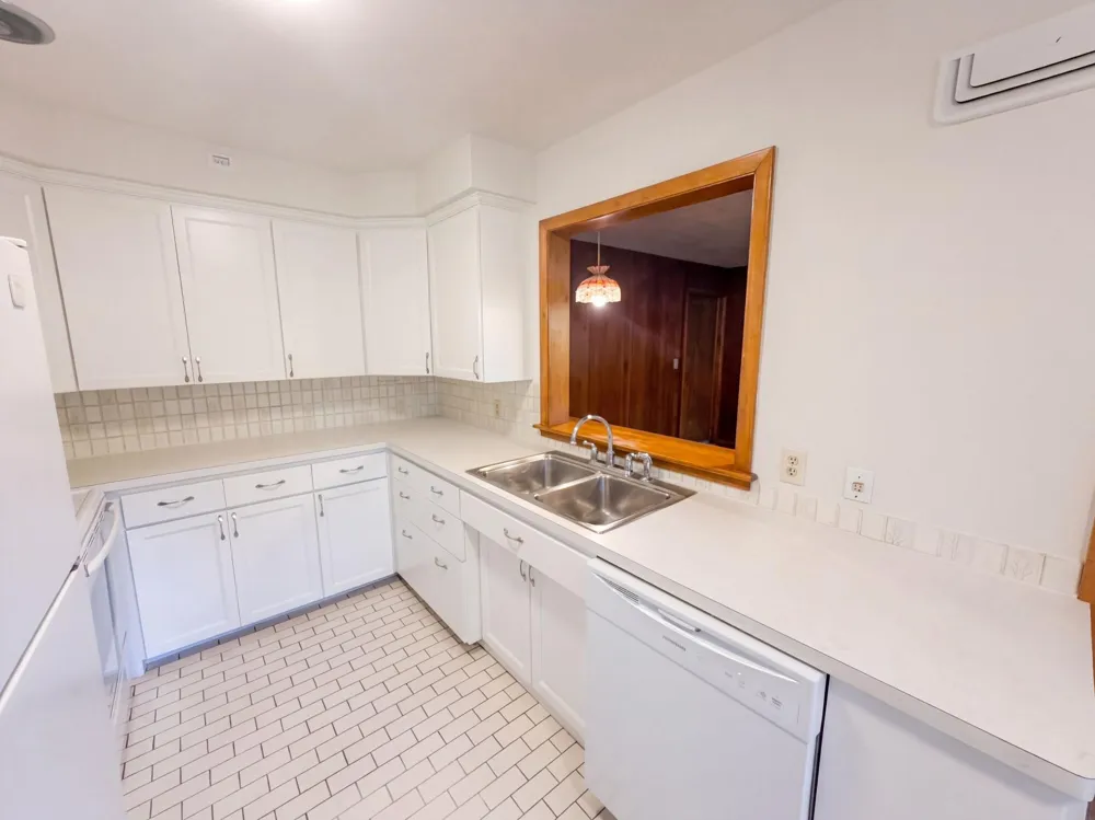 2000 Herschel Street Roseville, MN 55113